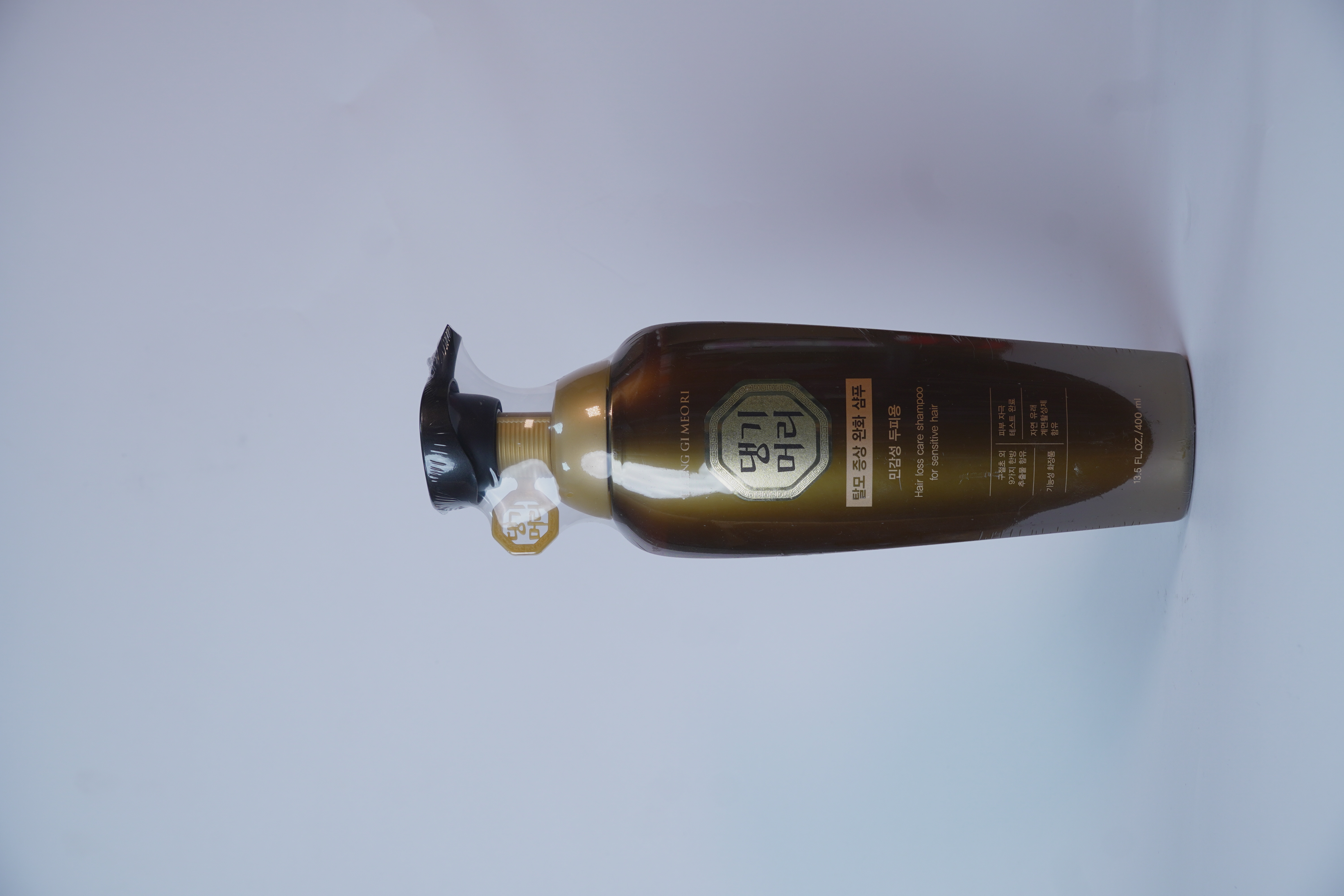 Шампунь Hair Loss Care Shampoo For Sensitive Hair 400ml Daeng Gi Meo Ri