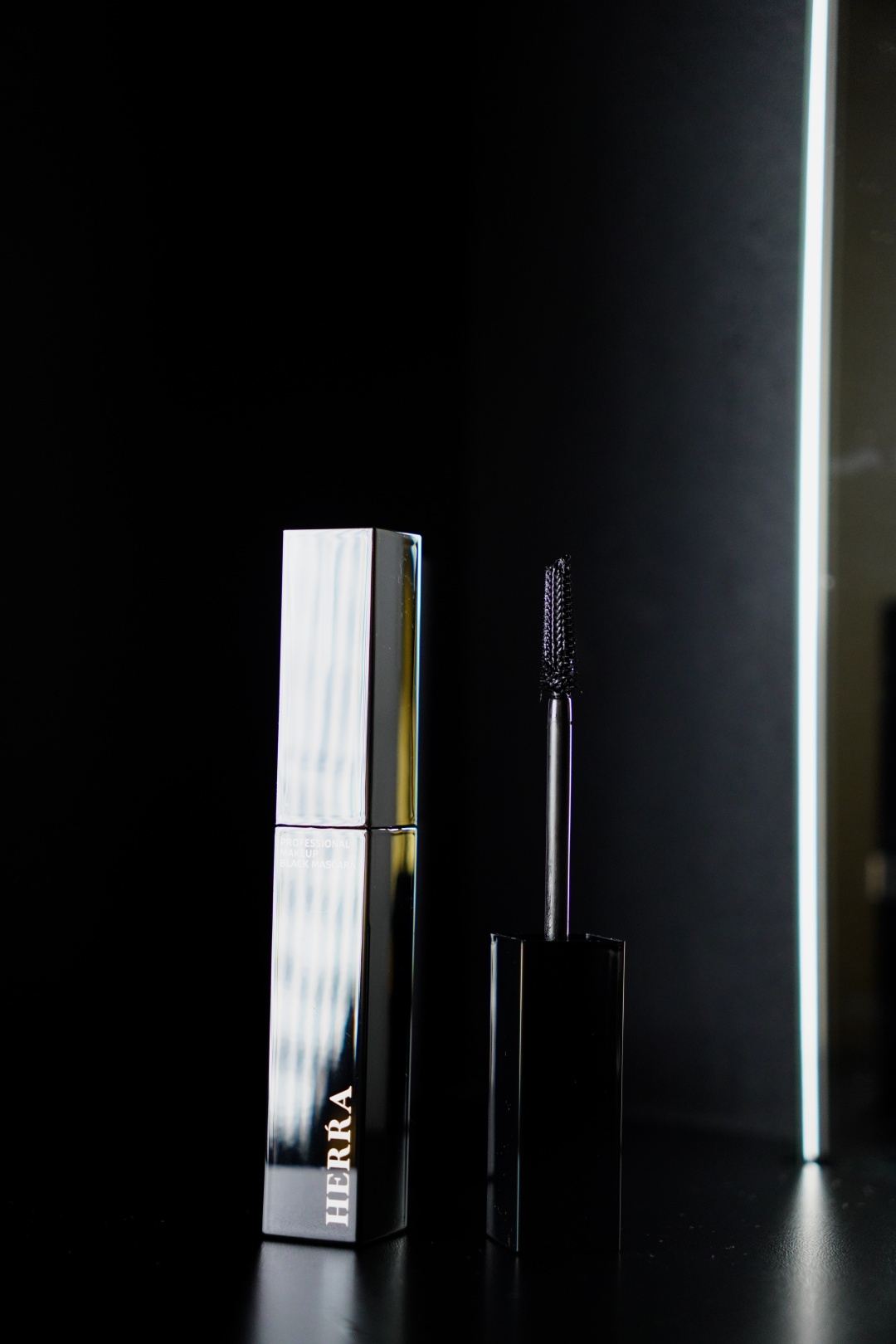 Herra black mascara