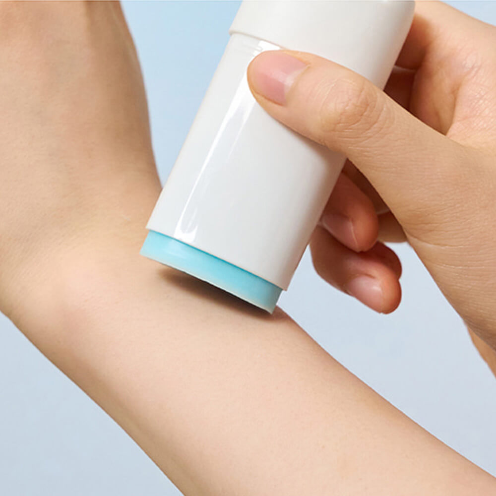 Skin1004 hyalu-cica silky fit sun stick